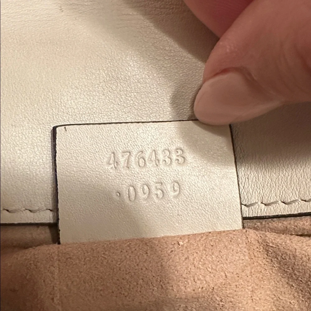 Gucci Cream Crossbody Bag with Gold Chain - Picture 6 of 6